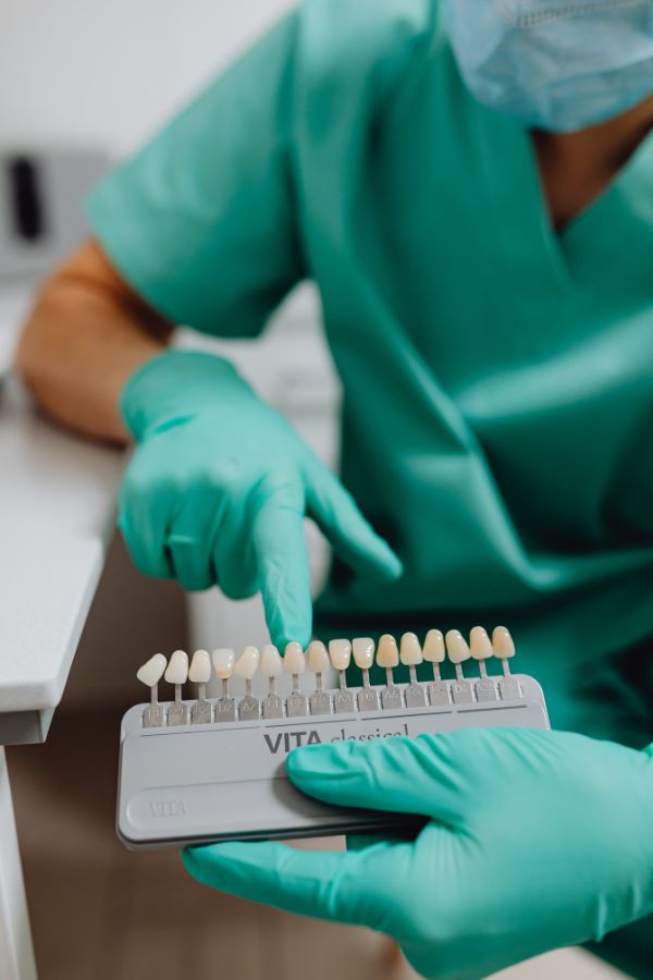 Carillas dentales en Barcelona, Dr. Cardona Soro
