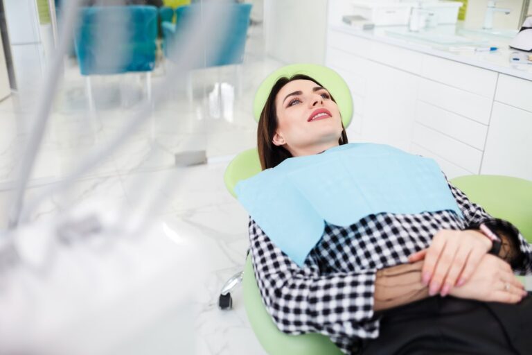 ¿Duele ponerse carillas dentales?